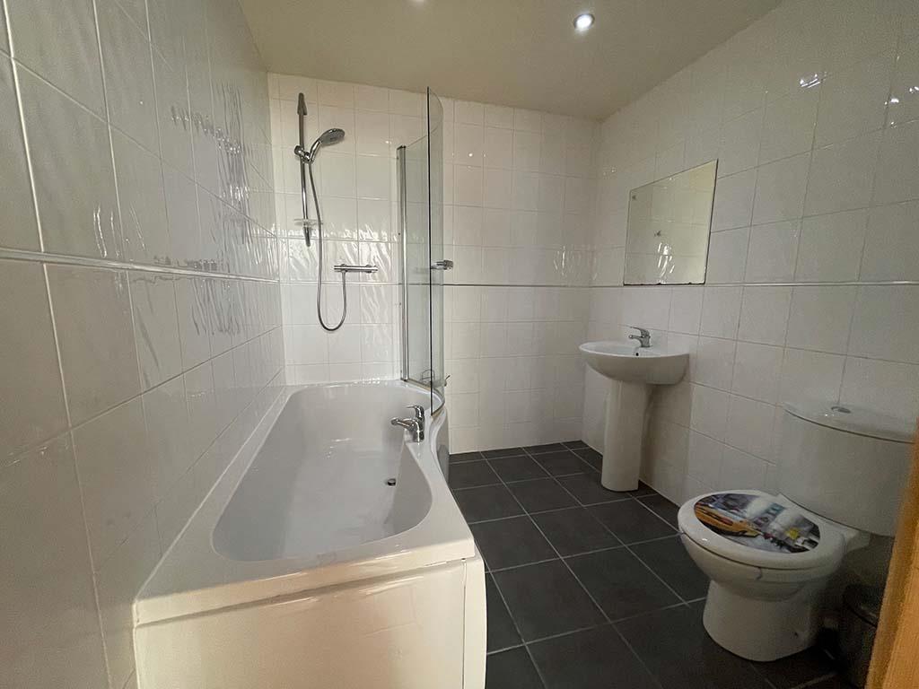 2 bedroom semi detached bungalow For Sale in Colne - Bathroom
